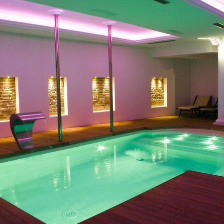 Hotel Vittoria Pesaro Extérieur photo The spa at the Hotel
