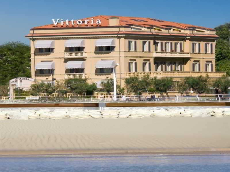 Hotel Vittoria Pesaro Extérieur photo
